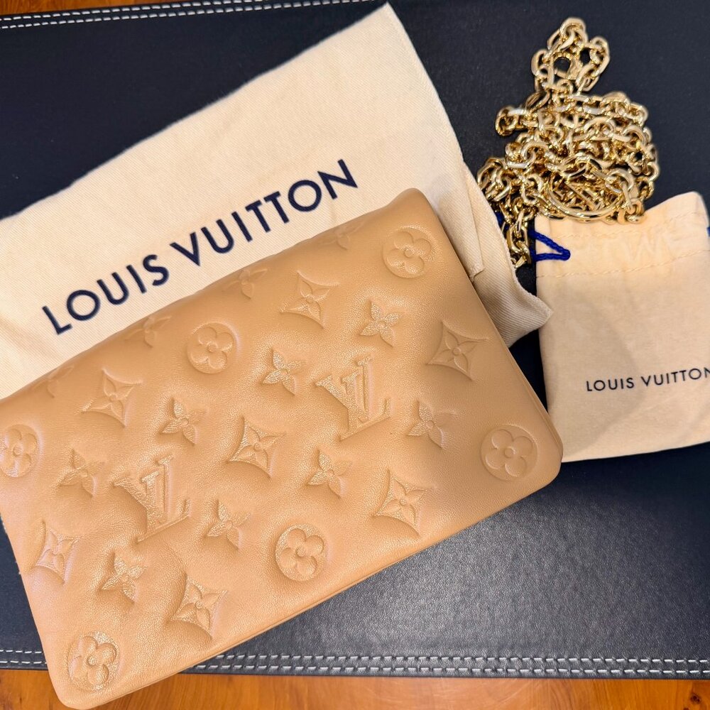 Louis Vuitton Coussin Pochette – Monogram Lambskin Chain Bag in Camel - Picture 8 of 9